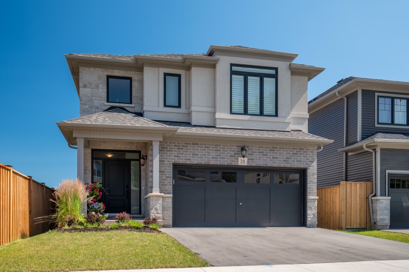 38 Riesling Street, Grimsby — 38-riesling-56